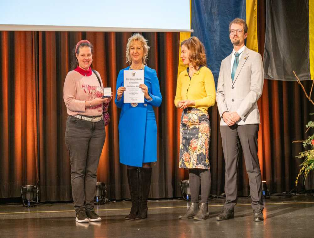 Ehrenmedaille für Frau Schramm